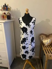 Smart black and white floral