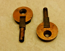 2 Singer Sewing Machine