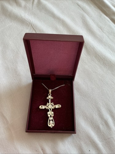 Beautiful boxed silver metal - silver,