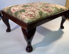 VINTAGE WOODEN FOOTSTOOL IN