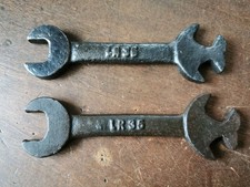 2 Vintage LR35 3-way