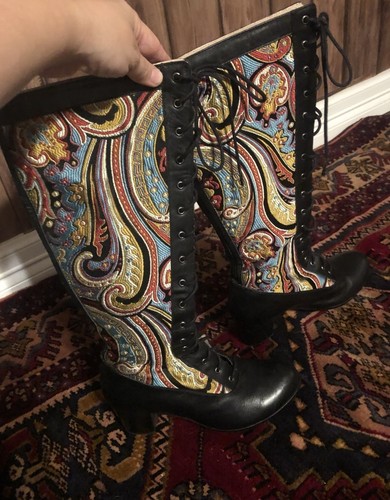Victorian lace boots - up,