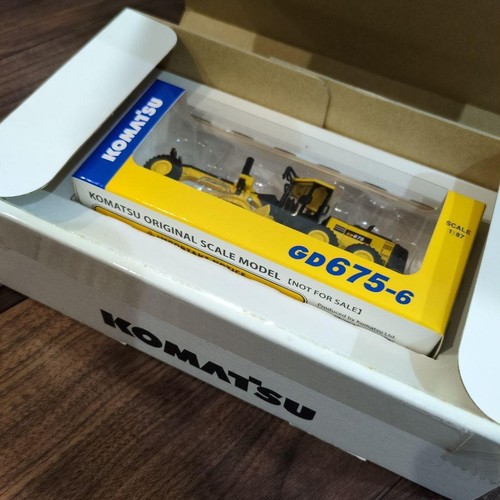 Komatsu miniature gd675 - komatsu,