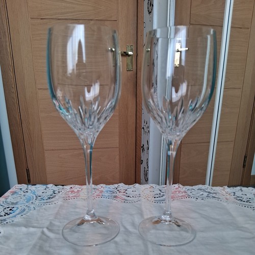 Pair large wedgwood vera - of,