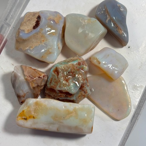 Australian opal coober - opal, pedy