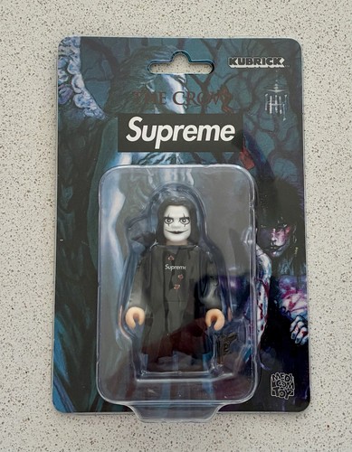 Supreme the crow figure - x,