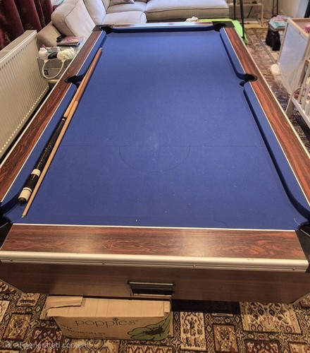 Full size pool table - full, 7ft