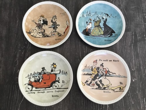 Vintage set plates by - 4,