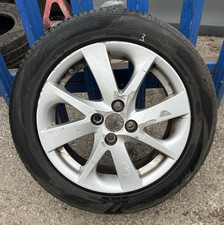 Toyota yaris hybrid - hybrid,