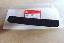 HONDA CBR1100XX CBR900RR RS125R VFR750F NOS LOWER HEADLAMP SEAL  # 64231-MZ7-300