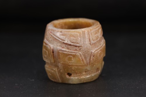 Jade carved beast - carved, pattern