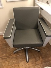 REM salon Chairs