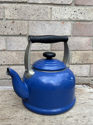 Creuset whistle kettle - creuset,