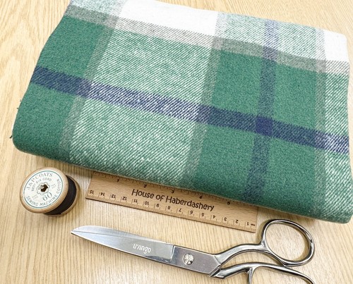 Fabric remnant super soft - -,