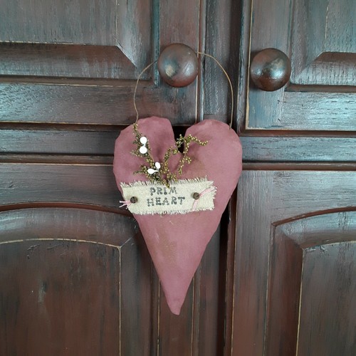 Primitive valentine heart - primitive,