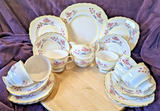 Pretty Colclough 21pce Tea