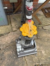 Dyson DC33 Upright Bagless