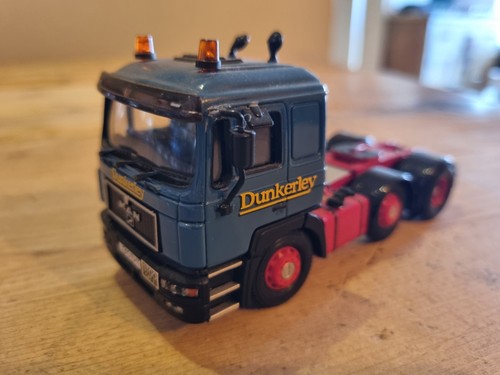 Corgi modern truck - corgi,