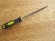 Vintage Engineers Round Metal File.   7" overall.