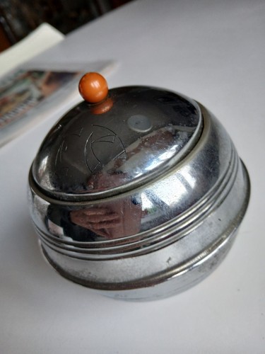 Vintage round chrome tea - round,