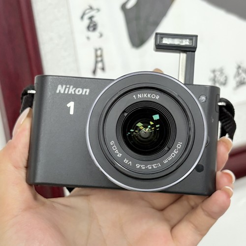 Nikon mirrorless digital - 1,