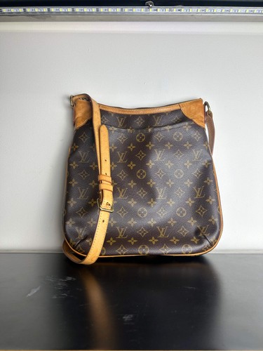 Louis vuitton monogram - louis,
