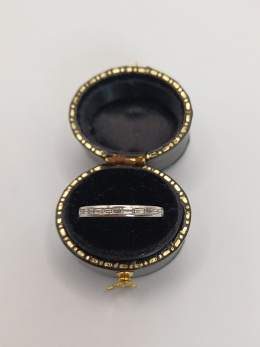 Stunning platinum baguette - stunning,