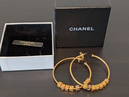 Chanel gold tone hoop earrings - gold,