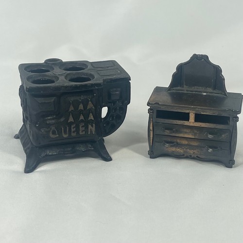 Vintage cast metal miniature - cast,