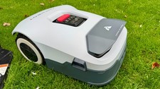 ANTHBOT GENIE 3000 WIRELESS ROBOTIC LAWN MOWER - for large lawns – hardly used