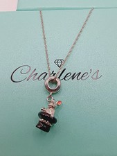 Magicians rabbit in hat S925