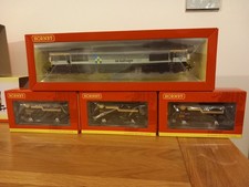 HORNBY  TTA WAGONS X 3 & CLASS