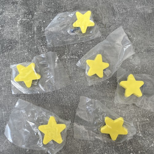 Six yellow start cupboard and - yellow,