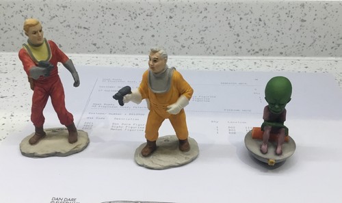 Hawk books set figures - hawk, 3