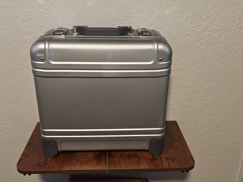 Zero halliburton aluminum - zero,