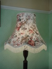 Vintage Oval Floral Standard