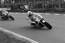 Mick Grant Kawasaki leads