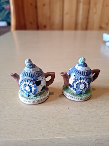 Pair tetley tea folk - pair,