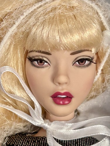 Deja tonner 1st doll - vu,