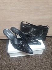 Victoria Jayne - Bla Bead &