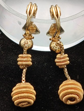 Vintage Gold Tone Monet Drop