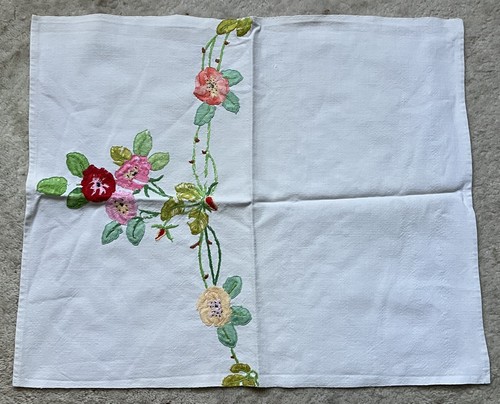 Vintage hand embroidered linen - vintage,