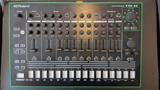 Roland TR8 Rhythm Performer Drum Machine With 7x7 Expansion 909,808,707,727,606