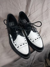 TUK English Black And White