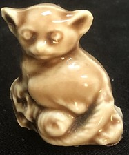 VINTAGE MINIATURE RING TAILED LEMUR WADE ENGLAND REAL ENGLISH PORCELAIN