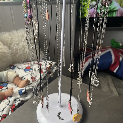 White metal jewellery display - white,