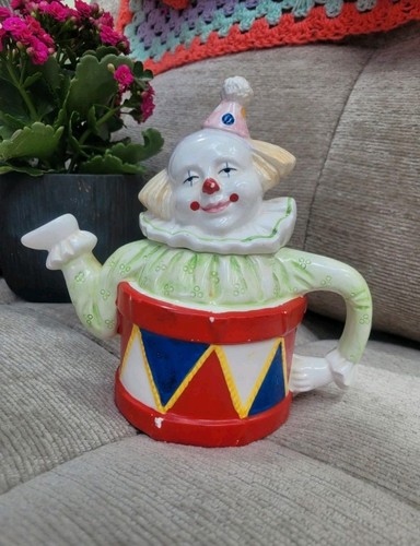 Vintage drum and clown - and,
