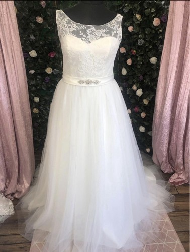 Wedding dress size ivory - dress, 18