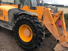 JCB solid SKS Air-Ride tyres