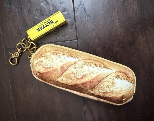 Betsey johnson bread baguette - johnson,